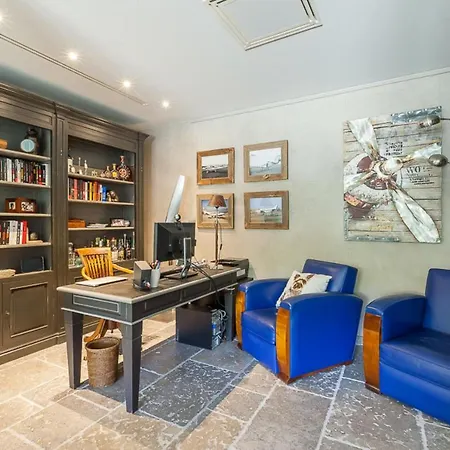 In Juan-les-pins With Heated Pool Вілла Антіб