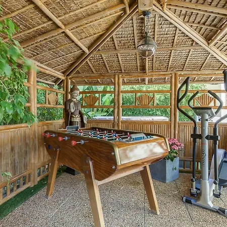 In Juan-les-pins With Heated Pool Вілла Антіб