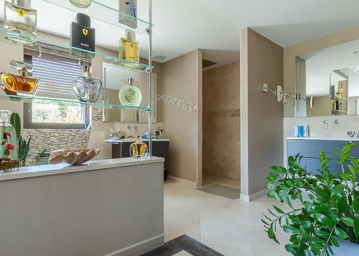 Villa In Juan-les-pins With Heated Pool *