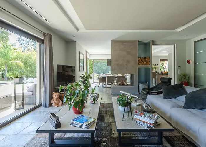 In Juan-les-pins With Heated Pool Antibes