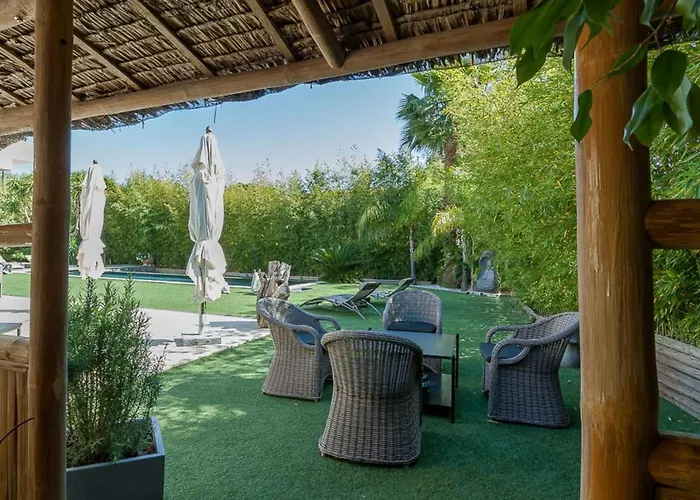 In Juan-les-pins With Heated Pool