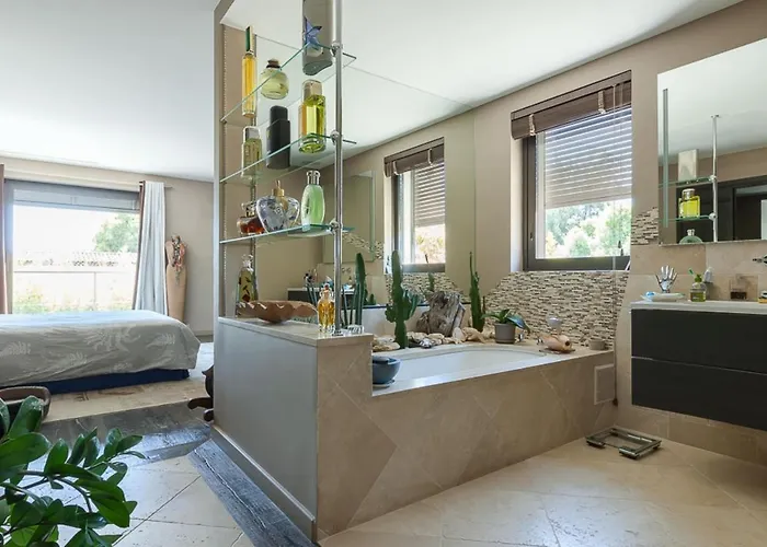 Villa In Juan-les-pins With Heated Pool