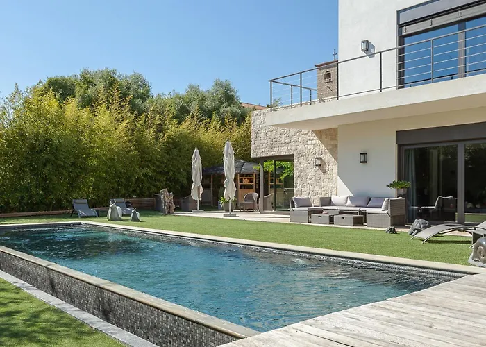 Villa In Juan-les-pins With Heated Pool Antibes
